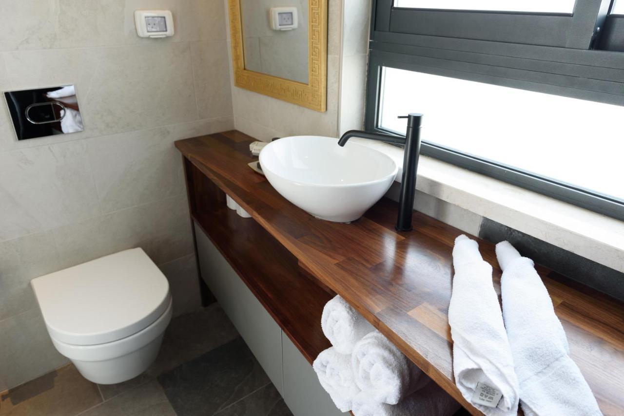 The Roof - By Sea Land Suites Tel-Aviv Extérieur photo